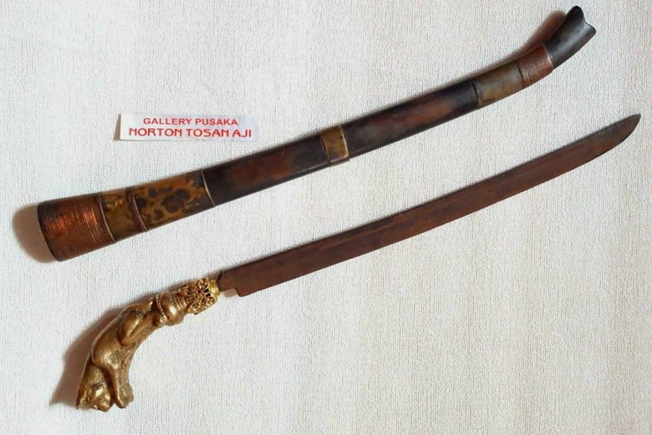 15 Senjata Tradisional Batak di Danau Toba & Medan, Sumatera Utara