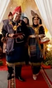 10 Baju Adat Batak di Danau Toba & Medan, Pakaian Tradisional Suku ...