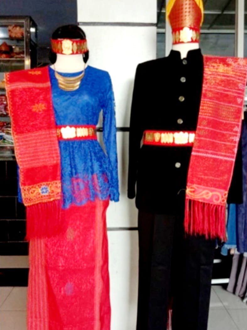 10 Baju Adat Batak di Danau Toba & Medan, Pakaian Tradisional Suku ...