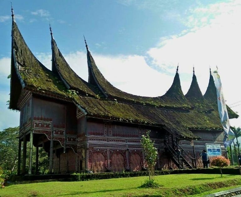 15 Rumah Adat Padang Sumatera Barat, Rumah Tradisional Minangkabu